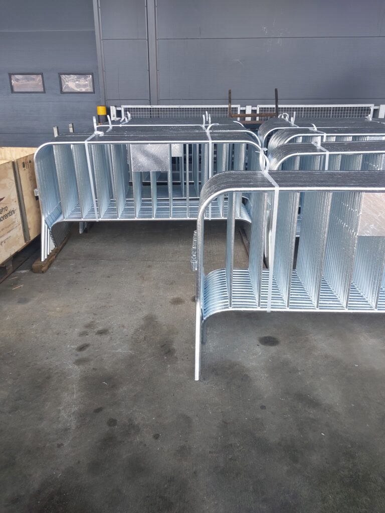 Barierki tymczasowe QubeFence gotowe do transportu – Śląsk